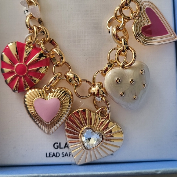 House of Harlow 1960 Gold and Pink Heart Charm Bracelet - Picture 3 of 4